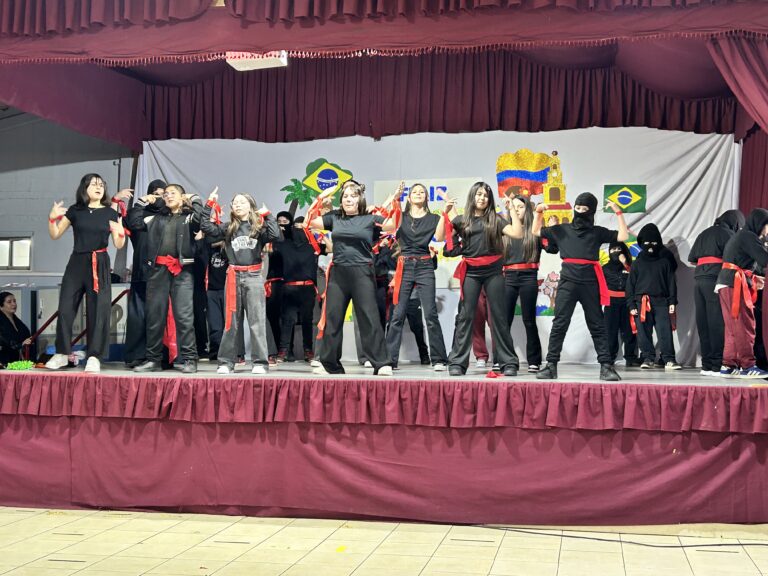 Momentos del aniversario — 44° aniversario Colegio Alborada