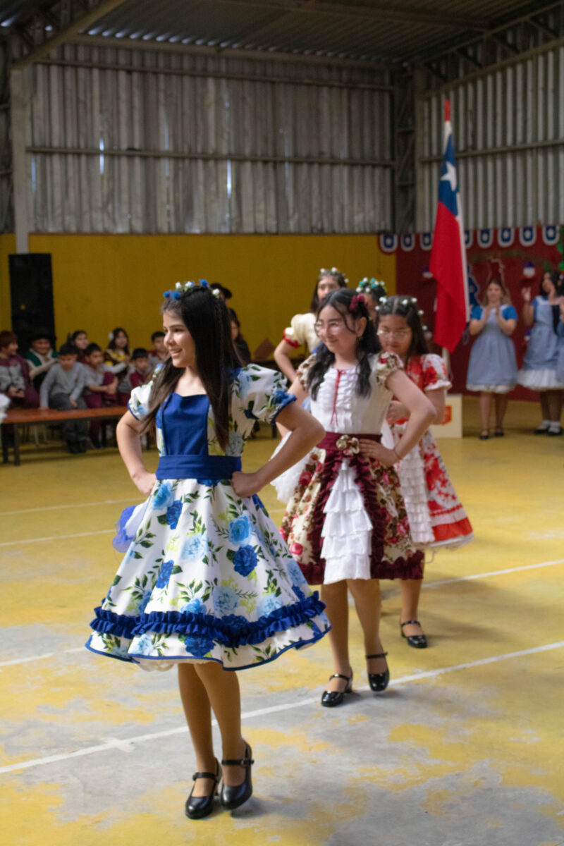 Trajes típicos de nuestras estudiantes