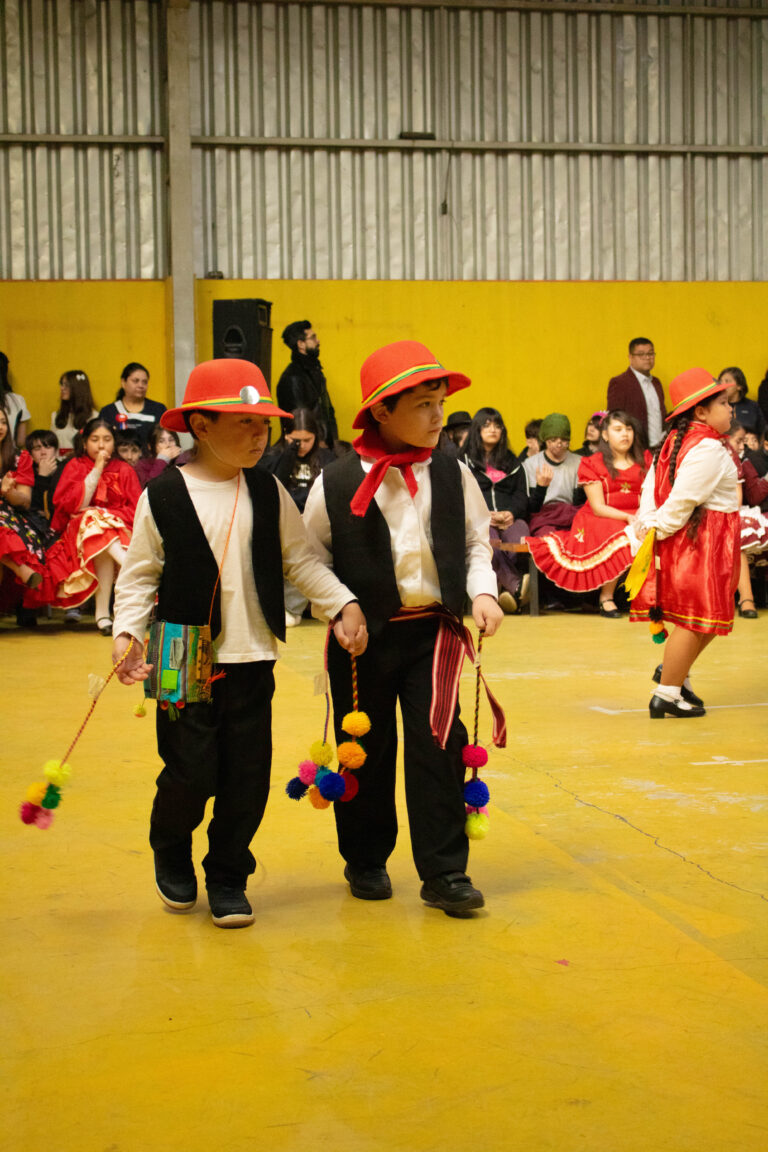Los más pequeños en escena · Fiestas Patrias Colegio Alborada